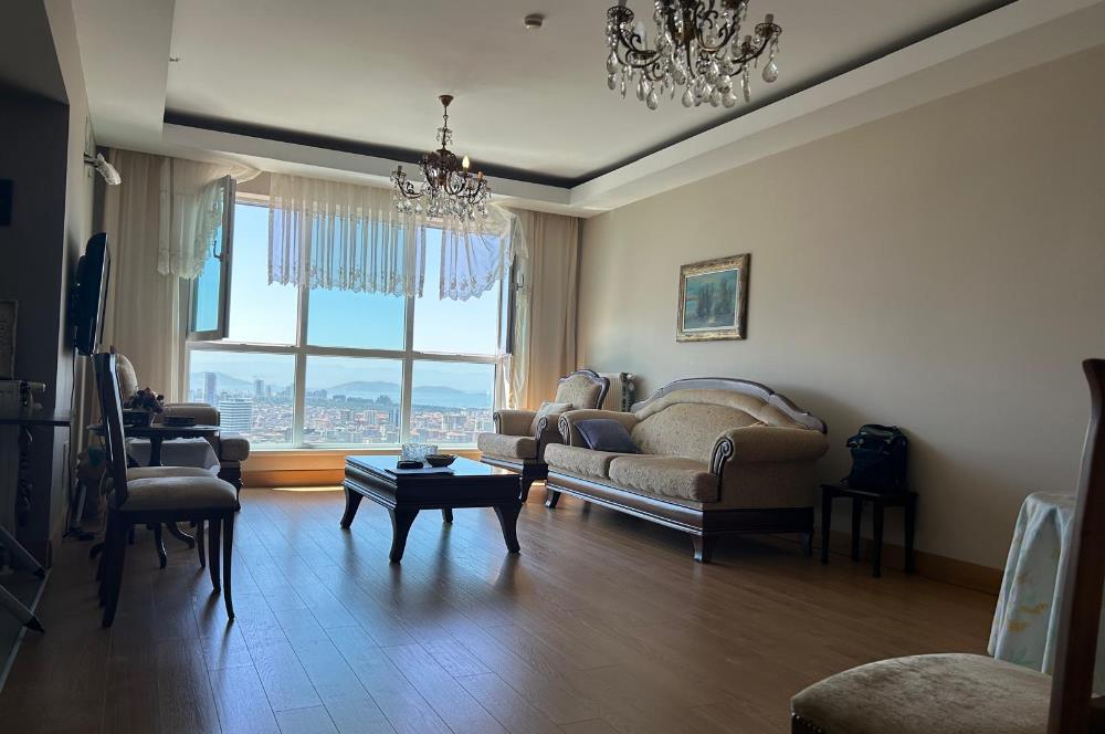Century 21 Neo' dan satılık, Ataşehir SKY TOWERS deniz manzaralı 2+1 lüks daire
