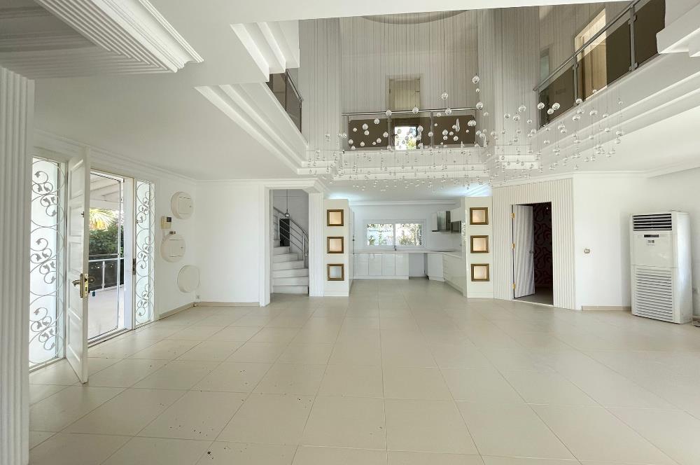 Karabağ'da Deniz Manzaralı Yıllık  Kiralık Villa 