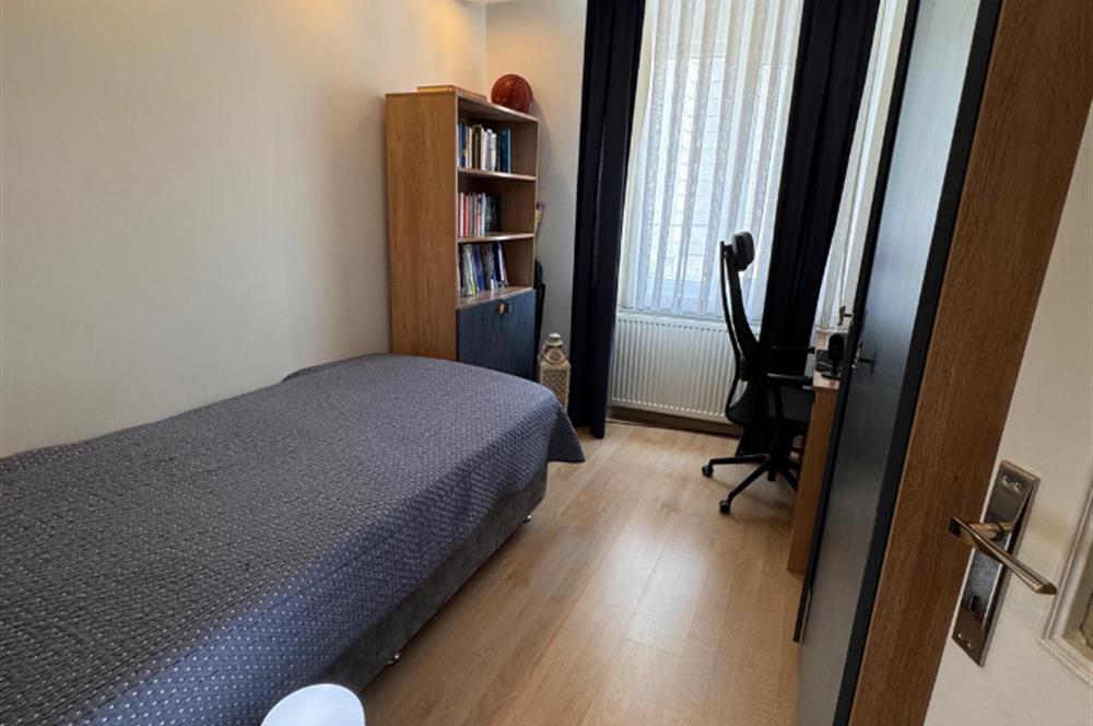 KÜÇÜK ÇAMLICA ANA ARTERLERE VE MERKEZE YAKIN BAKIMLI SATILIK