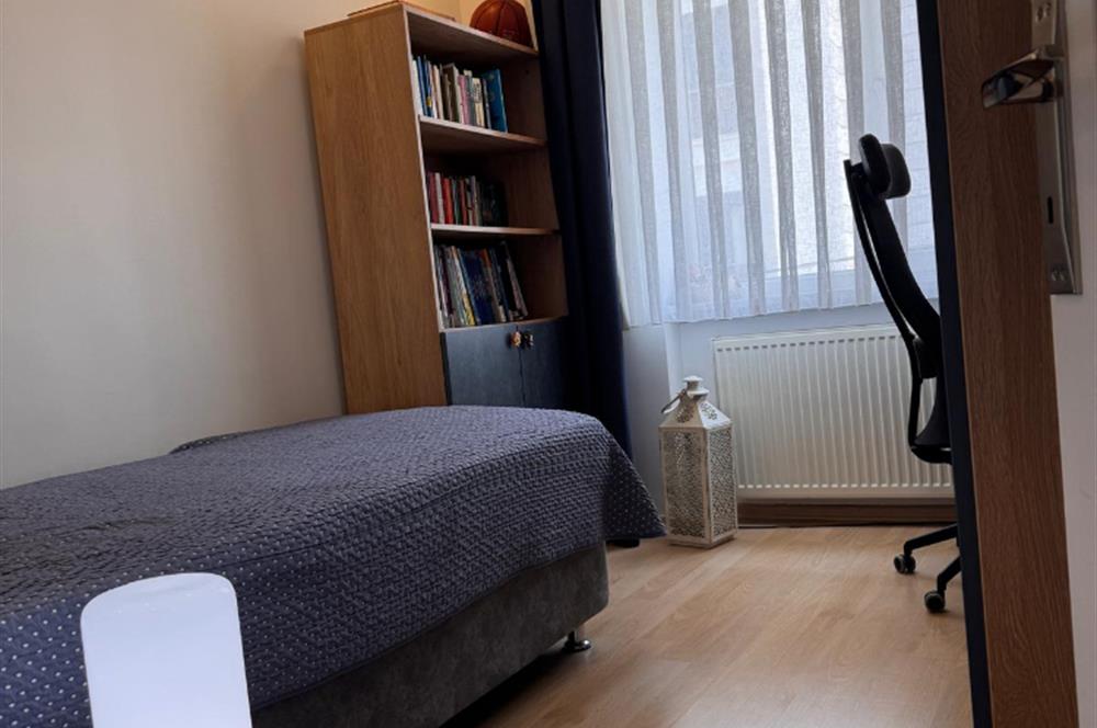 KÜÇÜK ÇAMLICA ANA ARTERLERE VE MERKEZE YAKIN BAKIMLI SATILIK