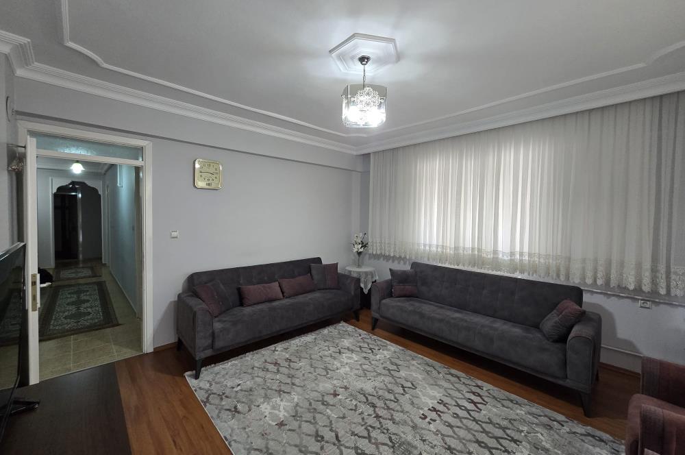 Adalet Mahallesi'nde Cadde Üzeri Önü Açık Ara Kat 3+1 Daire...