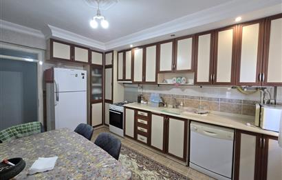Adalet Mahallesi'nde Cadde Üzeri Önü Açık Ara Kat 3+1 Daire...
