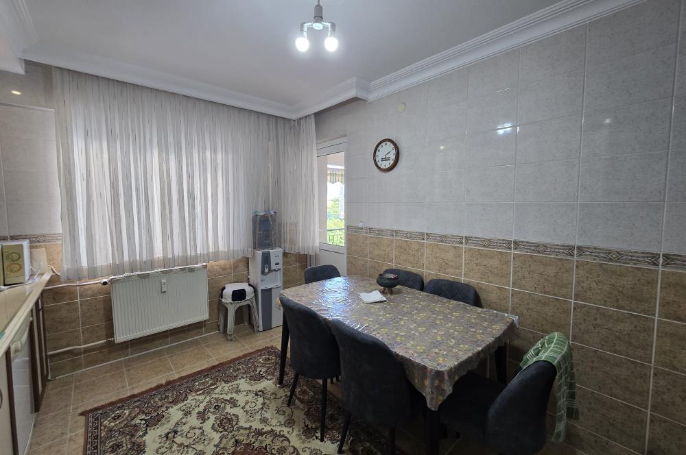 Adalet Mahallesi'nde Cadde Üzeri Önü Açık Ara Kat 3+1 Daire...