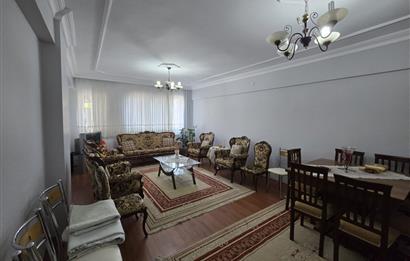 Adalet Mahallesi'nde Cadde Üzeri Önü Açık Ara Kat 3+1 Daire...