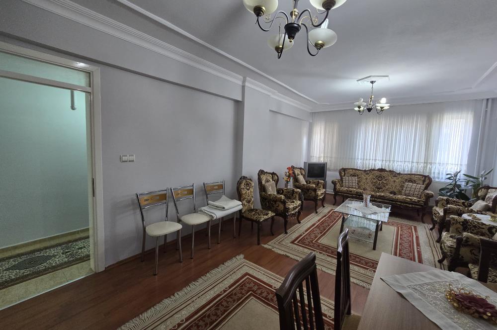 Adalet Mahallesi'nde Cadde Üzeri Önü Açık Ara Kat 3+1 Daire...