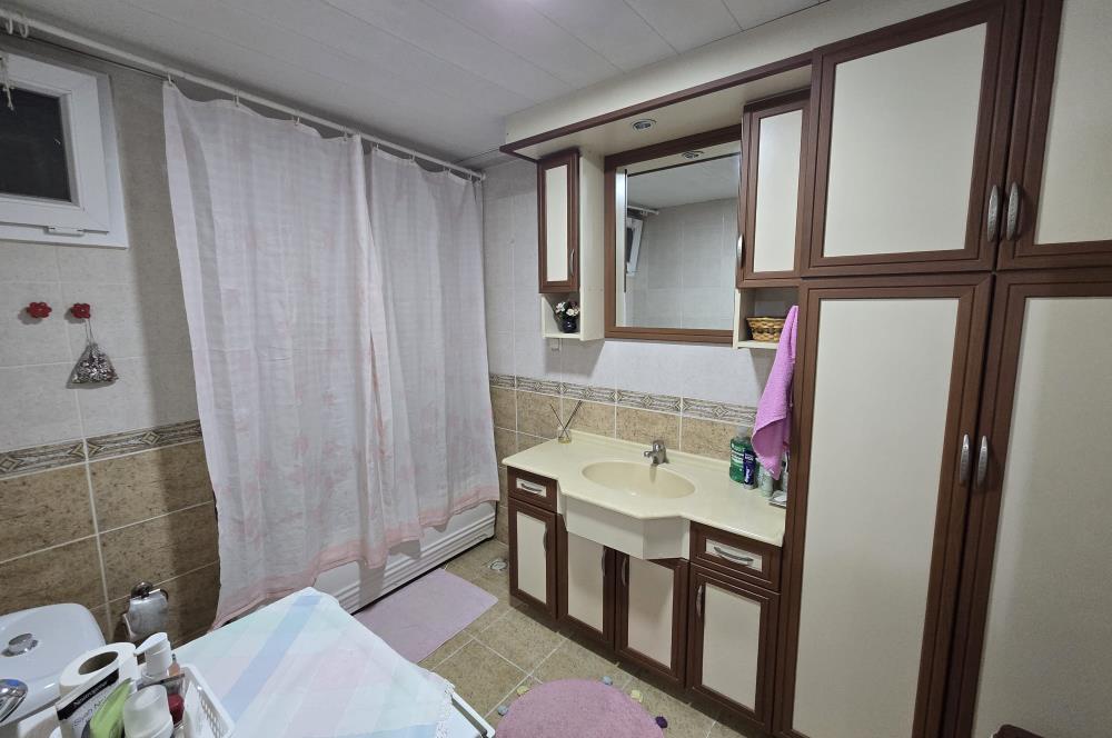 Adalet Mahallesi'nde Cadde Üzeri Önü Açık Ara Kat 3+1 Daire...