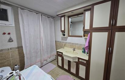 Adalet Mahallesi'nde Cadde Üzeri Önü Açık Ara Kat 3+1 Daire...