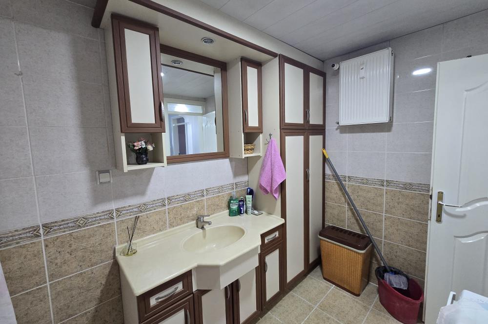 Adalet Mahallesi'nde Cadde Üzeri Önü Açık Ara Kat 3+1 Daire...
