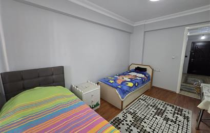 Adalet Mahallesi'nde Cadde Üzeri Önü Açık Ara Kat 3+1 Daire...