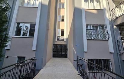 Adalet Mahallesi'nde Cadde Üzeri Önü Açık Ara Kat 3+1 Daire...