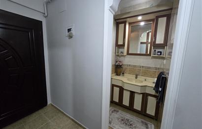 Adalet Mahallesi'nde Cadde Üzeri Önü Açık Ara Kat 3+1 Daire...