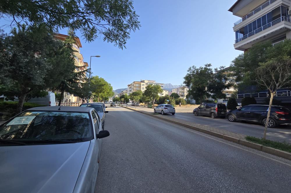 Adalet Mahallesi'nde Cadde Üzeri Önü Açık Ara Kat 3+1 Daire...
