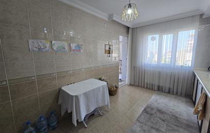 Adalet Mahallesi'nde Cadde Üstü Önü Açık 3+1 Ara Kat Daire...