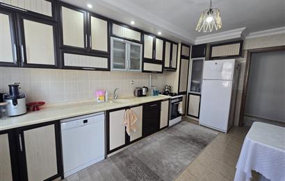 Adalet Mahallesi'nde Cadde Üstü Önü Açık 3+1 Ara Kat Daire...