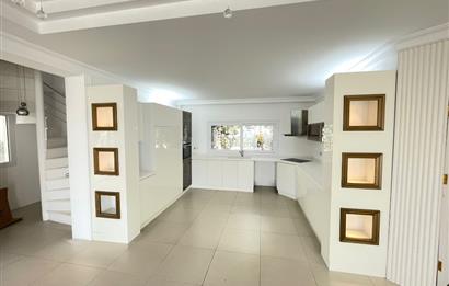 Karabağ'da Deniz Manzaralı Yıllık  Kiralık Villa 