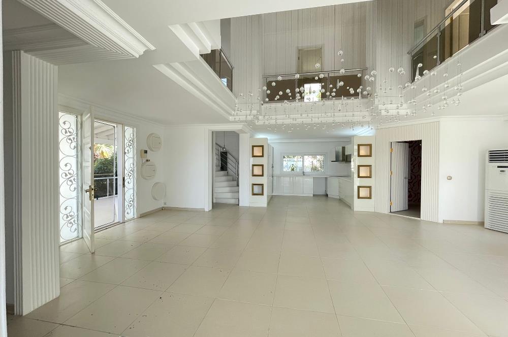 Karabağ'da Deniz Manzaralı Yıllık  Kiralık Villa 