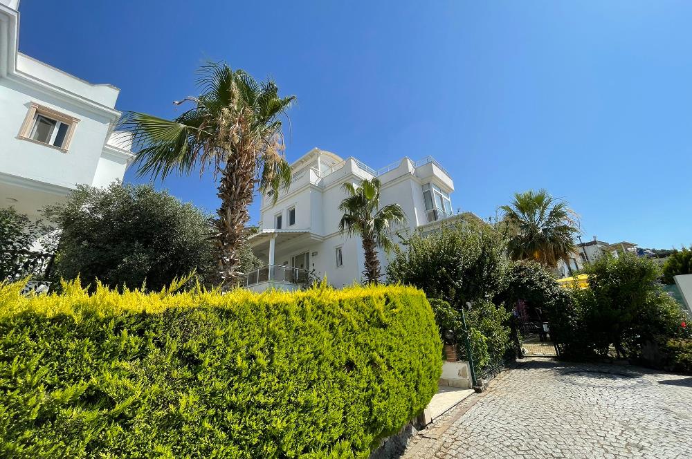 Karabağ'da Deniz Manzaralı Yıllık  Kiralık Villa 