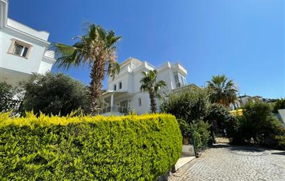 Karabağ'da Deniz Manzaralı Yıllık  Kiralık Villa 