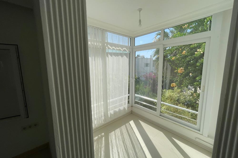 Karabağ'da Deniz Manzaralı Yıllık  Kiralık Villa 