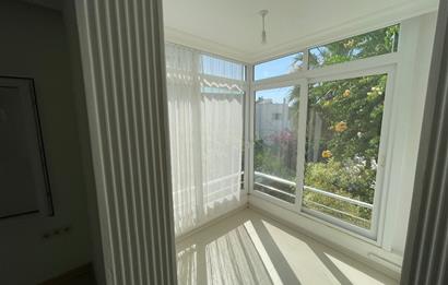 Karabağ'da Deniz Manzaralı Yıllık  Kiralık Villa 