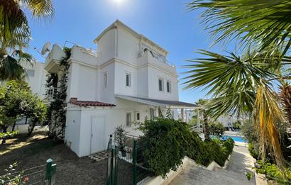Karabağ'da Deniz Manzaralı Yıllık  Kiralık Villa 