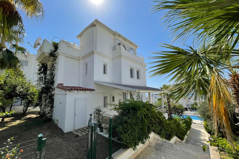 Karabağ'da Deniz Manzaralı Yıllık  Kiralık Villa 