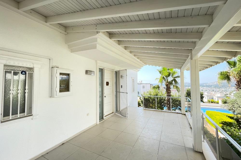 Karabağ'da Deniz Manzaralı Yıllık  Kiralık Villa 
