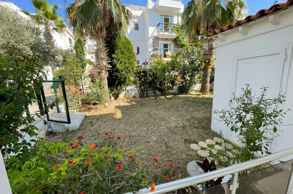 Karabağ'da Deniz Manzaralı Yıllık  Kiralık Villa 