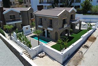 Satılık Villa Datça Ilıca Havuzlu Tam Müstakil Denize 450 metre