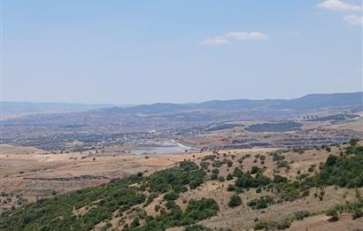 C21 LOCA'DAN KÖTEYLİ MAHALLESİNDE ŞEHİR MANZARALI SATILIK TARLA