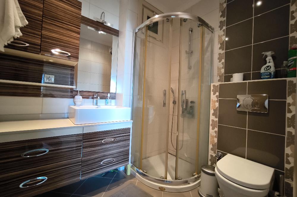 Caddebostan' da deniz manzaralı 3+1 kiralık daire