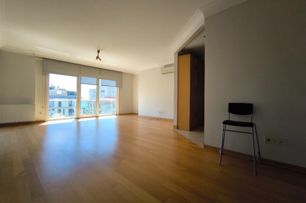 Caddebostan' da deniz manzaralı 3+1 kiralık daire
