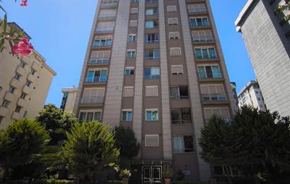 Caddebostan' da deniz manzaralı 3+1 kiralık daire