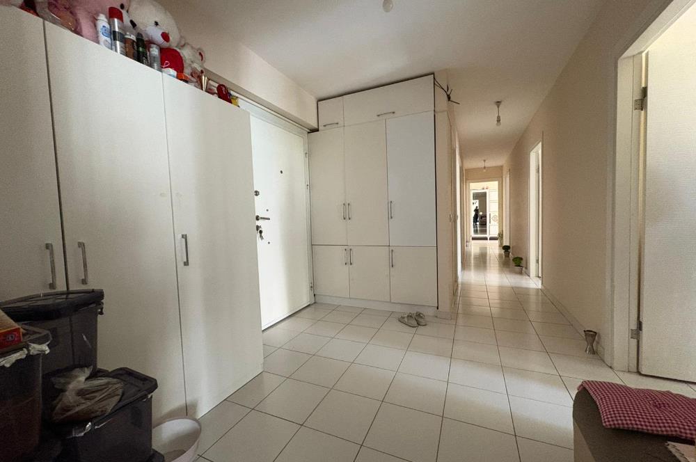 Esenyurt Cumhuriyet Mahallesi'nde Rezidans Konforunda 3+1 Geniş Daire – 150 m² – 3 WC / 2 Banyo