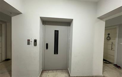Esenyurt Cumhuriyet Mahallesi'nde Rezidans Konforunda 3+1 Geniş Daire – 150 m² – 3 WC / 2 Banyo