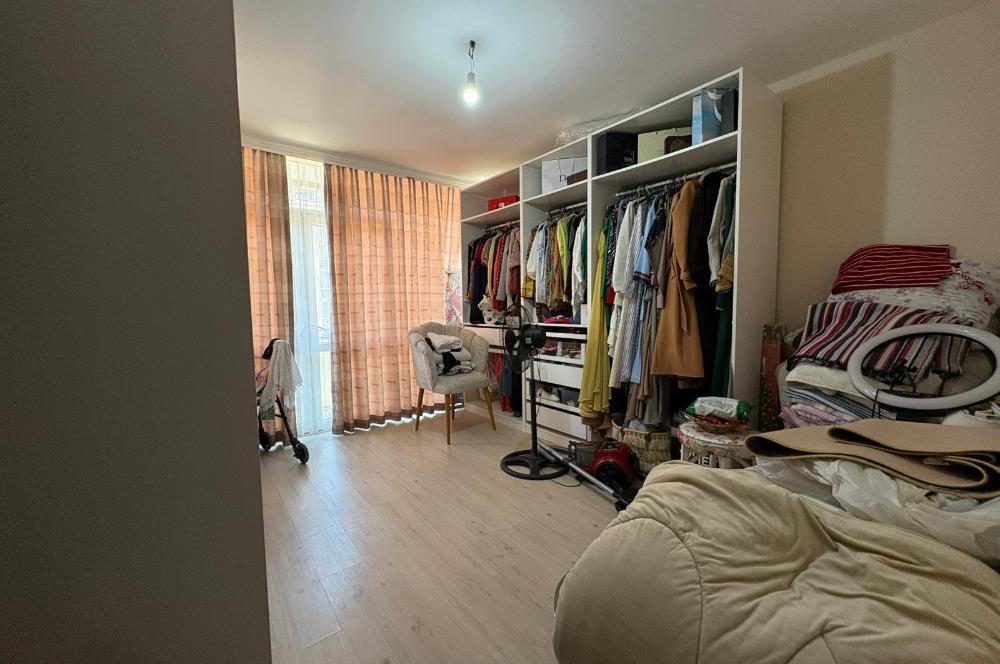 Esenyurt Cumhuriyet Mahallesi'nde Rezidans Konforunda 3+1 Geniş Daire – 150 m² – 3 WC / 2 Banyo