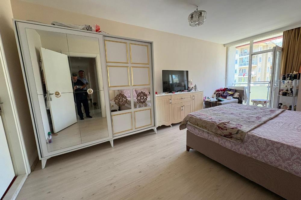 Esenyurt Cumhuriyet Mahallesi'nde Rezidans Konforunda 3+1 Geniş Daire – 150 m² – 3 WC / 2 Banyo