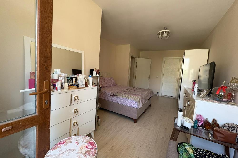 Esenyurt Cumhuriyet Mahallesi'nde Rezidans Konforunda 3+1 Geniş Daire – 150 m² – 3 WC / 2 Banyo