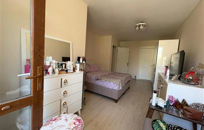 Esenyurt Cumhuriyet Mahallesi'nde Rezidans Konforunda 3+1 Geniş Daire – 150 m² – 3 WC / 2 Banyo