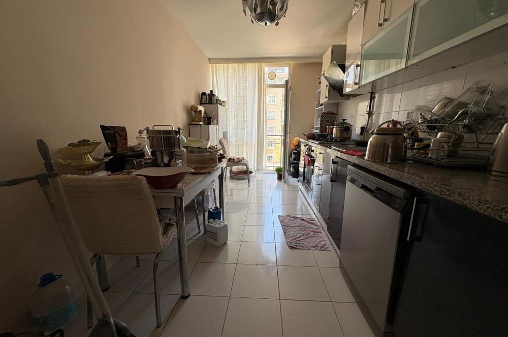 Esenyurt Cumhuriyet Mahallesi'nde Rezidans Konforunda 3+1 Geniş Daire – 150 m² – 3 WC / 2 Banyo