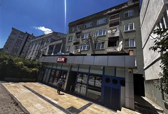 KOŞUYOLU BARBAROS MAHALLESİNDE BAKIMLI ARA KAT SATILIK 2+1