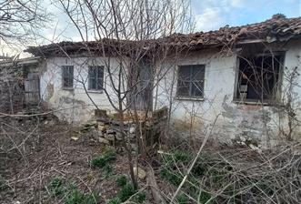 C.21 LOCA KARESİ YAĞCILAR MAH.SATILIK 518 M2 EV VE ARSASI