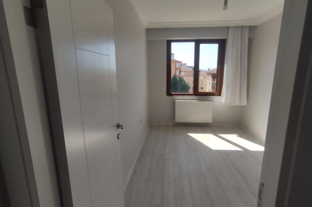 ŞEYHLİ MAHALLESİNDE METROYA YAKIN 2+1 SATILIK DAİRE