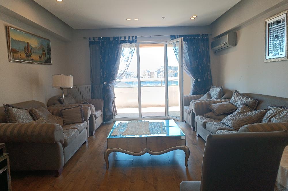 BEYLİKDÜZÜ DEMİR ROMANCE SİTESİNDE SATILIK 4+1 TERASLI DAİRE