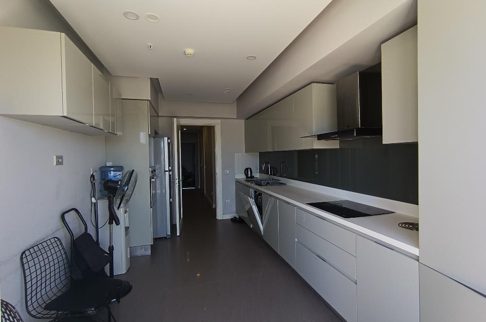BEYLİKDÜZÜ DEMİR ROMANCE SİTESİNDE SATILIK 4+1 TERASLI DAİRE
