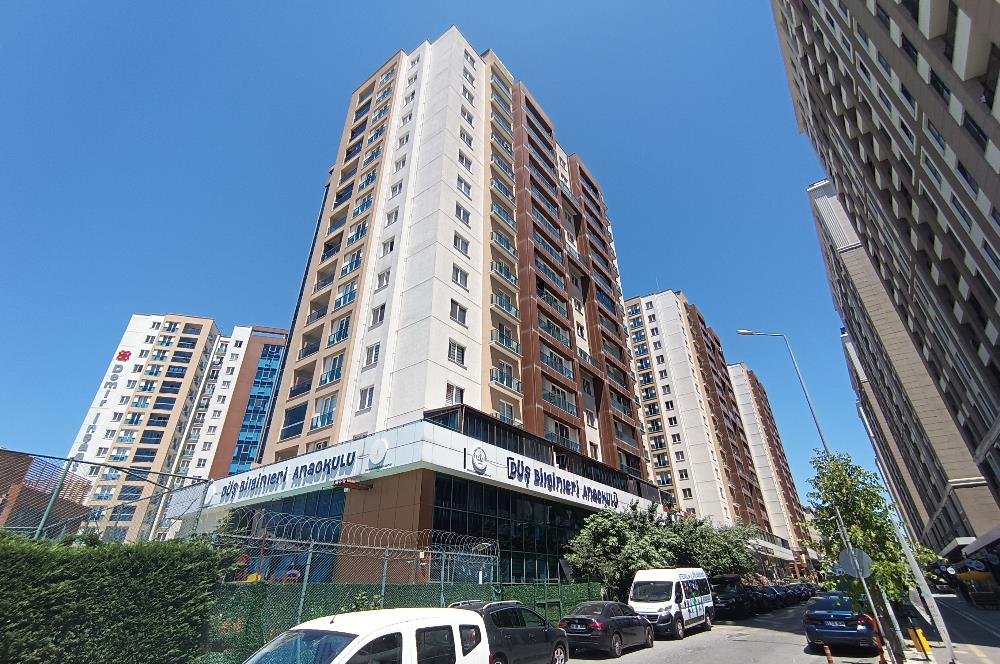 BEYLİKDÜZÜ DEMİR ROMANCE SİTESİNDE SATILIK 4+1 TERASLI DAİRE