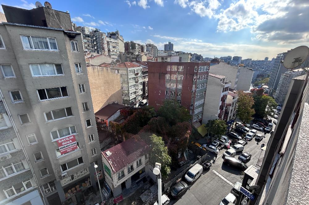 ŞİŞLİ DOLAPDERE CADDESİ ÜZERİNDE 1+1 ASANSÖRLÜ DAİRE