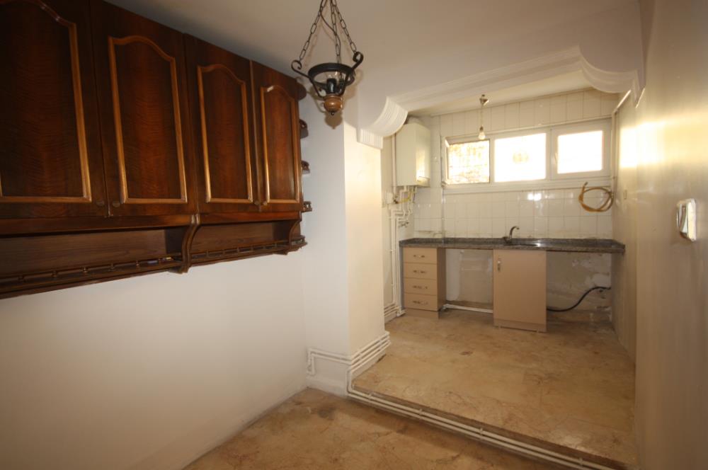 BEYLERBEYİ AİLE APARTMANINDA KULLANIŞLI KİRALIK