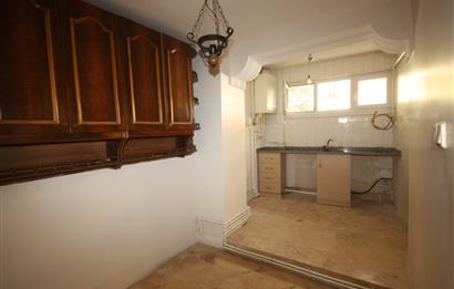 BEYLERBEYİ AİLE APARTMANINDA KULLANIŞLI KİRALIK