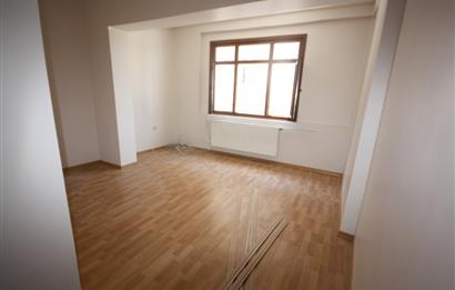 BEYLERBEYİ AİLE APARTMANINDA KULLANIŞLI KİRALIK